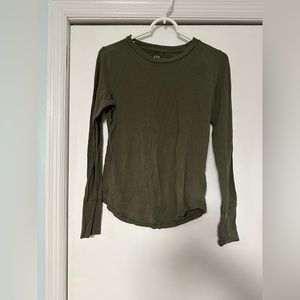 Army green Gap long sleeve tee
